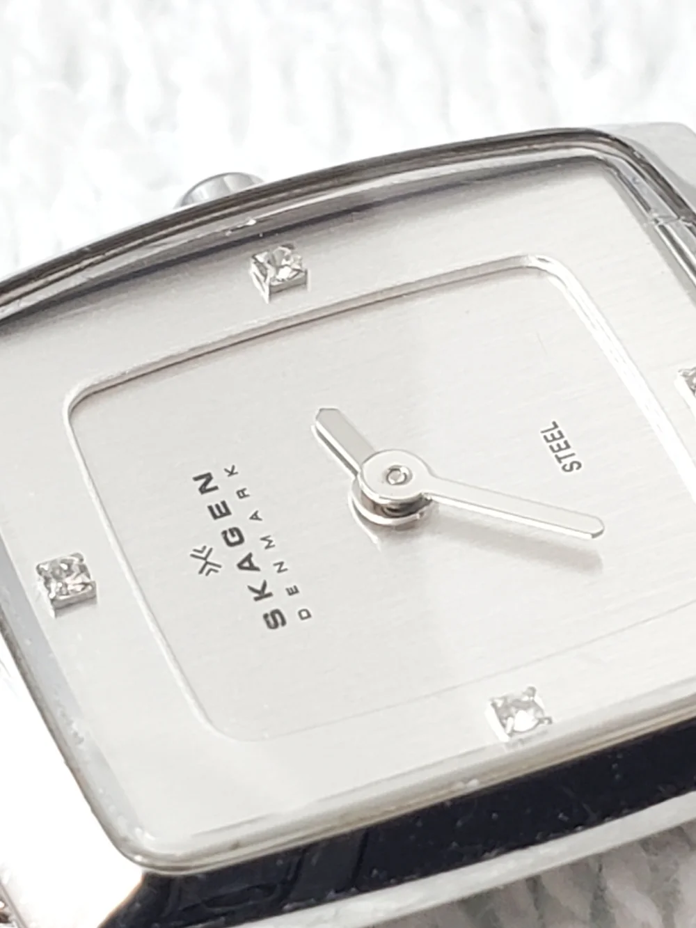 Skagen Denmark Mesh Band Stainless Steel Women's Watch Silver 4 Diamonds Dial